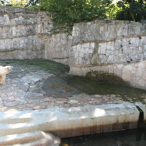 Wroclaw Zoo 2008 - A sad Polar Bear exhibit