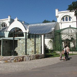 Wroclaw Zoo 2008 - Outside the Monkey House