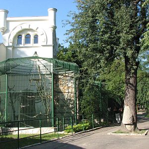 Wroclaw Zoo 2008 - Outside the Monkey House