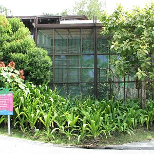 Sentosa Island Multi-animal Encounters 2008 - Side-view of the aviary