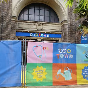 Work on ZooTown (old Reptile House)