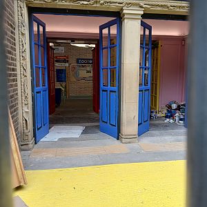 Work on ZooTown (old Reptile House)