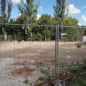 Rest area between Amur tiger and Indian rhinoceros exhibits - Construction site for new restaurant building, 2025-08-24