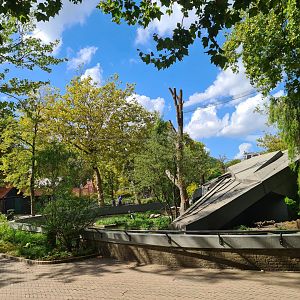 New enclosure for red panda and Small-clawed otter