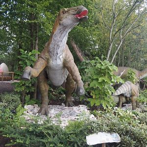 Prehi Daiza: Lands of the Past - Polar Zone with polar dinosaurs - Edmontosaurus animatronic models, 2025-09-01
