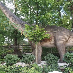 Prehi Daiza: Lands of the Past - Polar Zone with polar dinosaurs - Wintonotitan animatroinic model, 2025-09-01