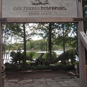 Prehi Daiza: Lands of the Past - Polar Zone with polar dinosaur animatronic models at lakeside, 2025-09-01