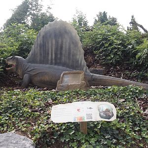 Prehi Daiza: Lands of the Past - Land of the Giants - Dimetrodon animatronic model (Among dinosaurs but not a dino!), 2025-09-01