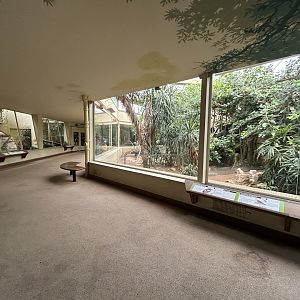 Feline\Reptile House