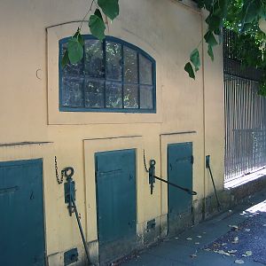 Tiergarten Schönbrunn - Doors into the old big cat dens