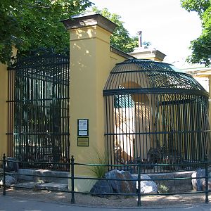 Tiergarten Schönbrunn - Historic big cat cage