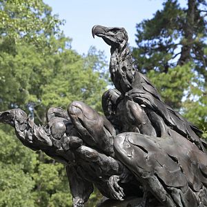 Watani Grasslands Reserve - Vulture Sculpture