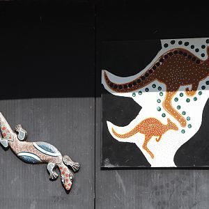 Australian artwork on kangaroo and wallaby house, 2025-04-12