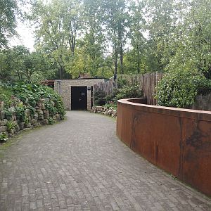 Route to bongo and pygmy hippo indoor exhibit viewing areas and viewing area for pygmy hippo exhibit, 2025-09-30