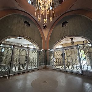 Indoor Asian Elephant Exhibit - Elephant House