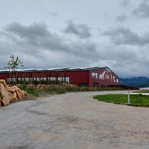 Karibuni - bush elephant house