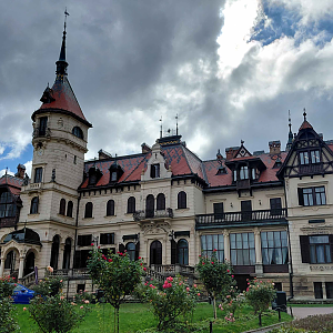 Lešná chateau