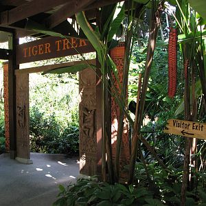 Singapore Zoo 2008 - Entrance to Tiger Trek