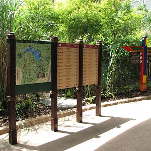 Jurong Bird Park 2008 - Signs by the entrance
