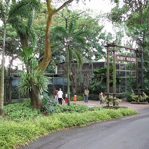Jurong Bird Park 2008 - Entrance to Parrot Paradise