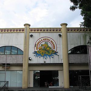 Defunct Jurong Reptile Park 2008 - Main building and entrance