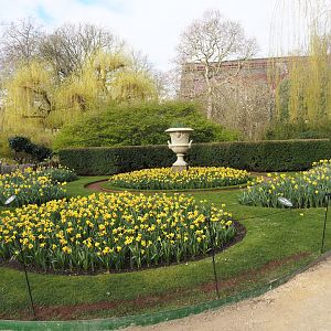 Gardens with restored historical crater vase near the rhinoceros and zebra paddock, 2024-03-09
