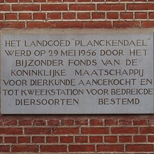 1956 purchase of Planckendael plaque on the manor house, 2024-03-20