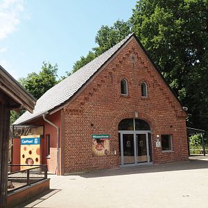 Indoor playground "Mäusescheune" ("Mouse barn") with adjacent rodent exhibit, 2025-05-22