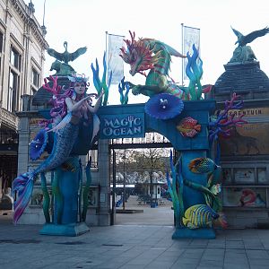 Magic Ocean Chinese lights festival - Entrance arch next to the historical entrance, 2025-11-30
