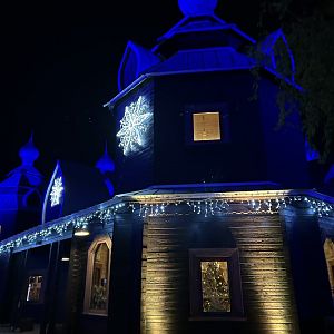 L’Izba ‘by night’