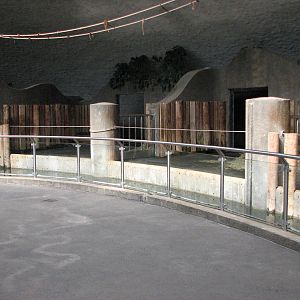 Tierpark Hellabrunn 2006 - Row of indoor stalls in the Elephant House