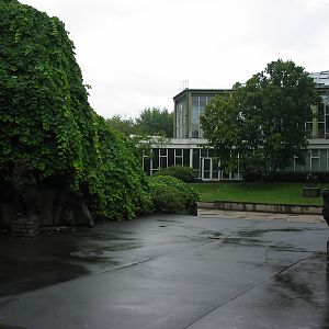 Berlin Tierpark 2004 - Entrance to the side of the Alfred Brehm House with