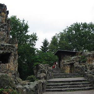 Zoo Berlin 2004 - Barbarby Sheep rock and pathway