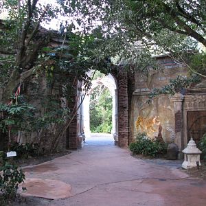 Maharajah Jungle Trek - Ruins Courtyard