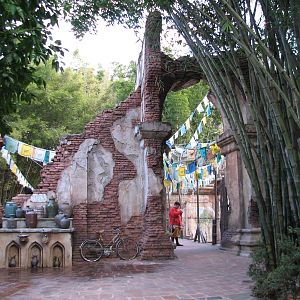 Maharajah Jungle Trek - Ruins