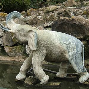 Elephant statue at Beale Park, 13th March 2010