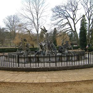 Fountain at Beale Park, 13th March 2010