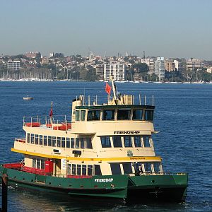 Taronga Zoo 2007 - Ferry arrives at the zoo pier