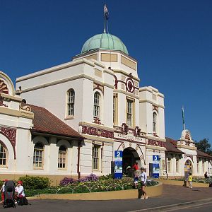 Taronga Zoo 2007 - Historic main gate