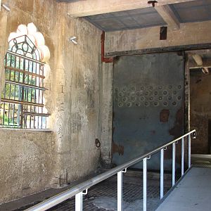 Taronga Zoo 2007 - Inside the historic Elephant Temple