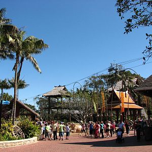Taronga Zoo 2007 - Food court and cable car line
