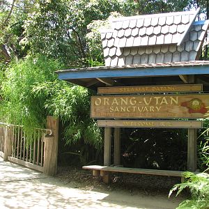 Melbourne Zoo 2008 - Sign at the Orangutan Sanctuary