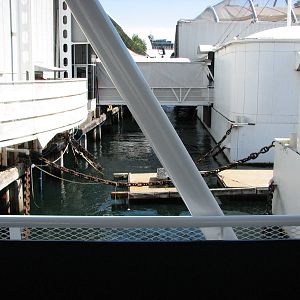 Sydney Aquarium 2007 - Loose parts of the Aquarium connected to the pier