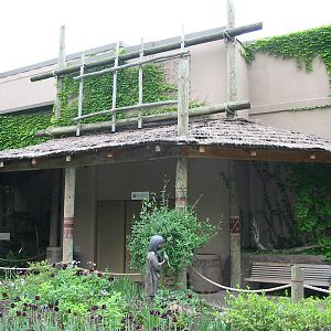 Cincinnati Zoo 2003 - Entrance to the Bird House