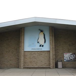 Detroit Zoo 2003 - Entrance to the Penguinarium
