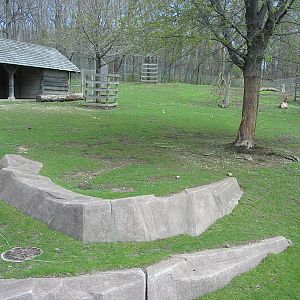 Milwaukee County Zoo 2003 - American Elk exhibit