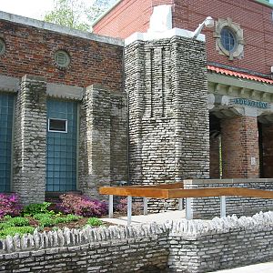 Toledo Zoo 2003 - Entrance to the Aquarium