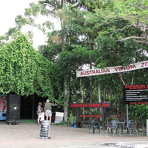 Kuranda Venom Zoo 2007 - Outside Kuranda Venom Zoo