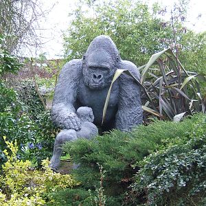 Gorilla statues at Howletts Wild Animal Park, 3 April 2010