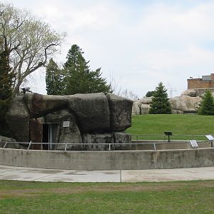Racine Zoo 2003 - Exhibit for which species?